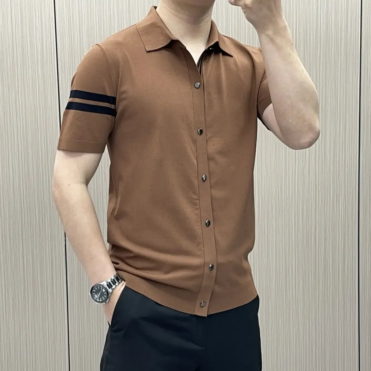 Licht Luxueus Heren T-shirt met Korte Mouwen, Slim Fit, Trendy Modieus, Persoonlijk, Hoge Kwaliteit, Casual Zakelijk Hemd