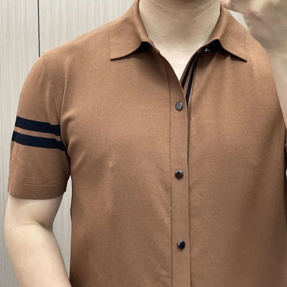 Licht Luxueus Heren T-shirt met Korte Mouwen, Slim Fit, Trendy Modieus, Persoonlijk, Hoge Kwaliteit, Casual Zakelijk Hemd